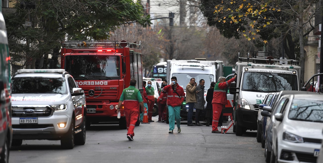 Un muerto y 17 intoxicados por inhalación de monóxido de carbono en Balvanera