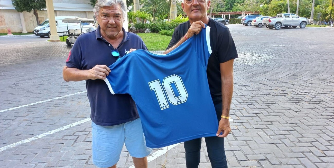 "La noche previa bordaron la camiseta azul contra Inglaterra"