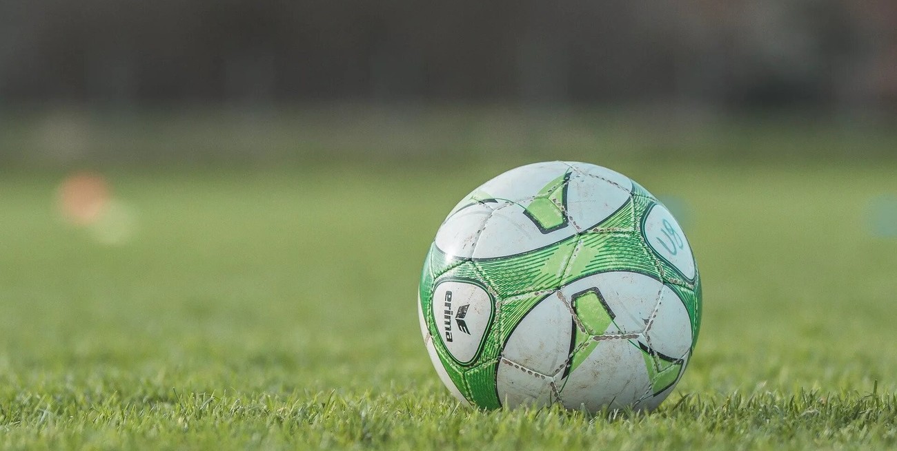 Se suspende el fútbol en Uruguay tras las amenazas al plantel de Villa Española