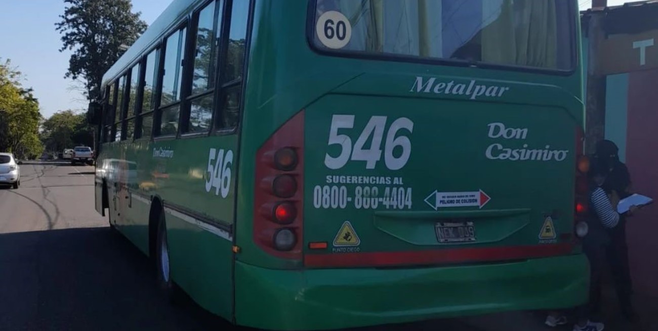 Misiones: arrojaron una piedra contra un colectivo e hirieron en la sien a un pasajero