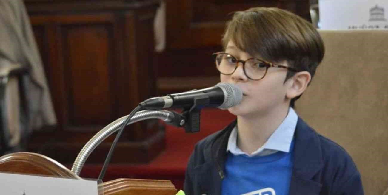 Con tan solo 9 años concientiza sobre el autismo, y pidió a los políticos de La Plata ayudar a visibilizar la enfermedad