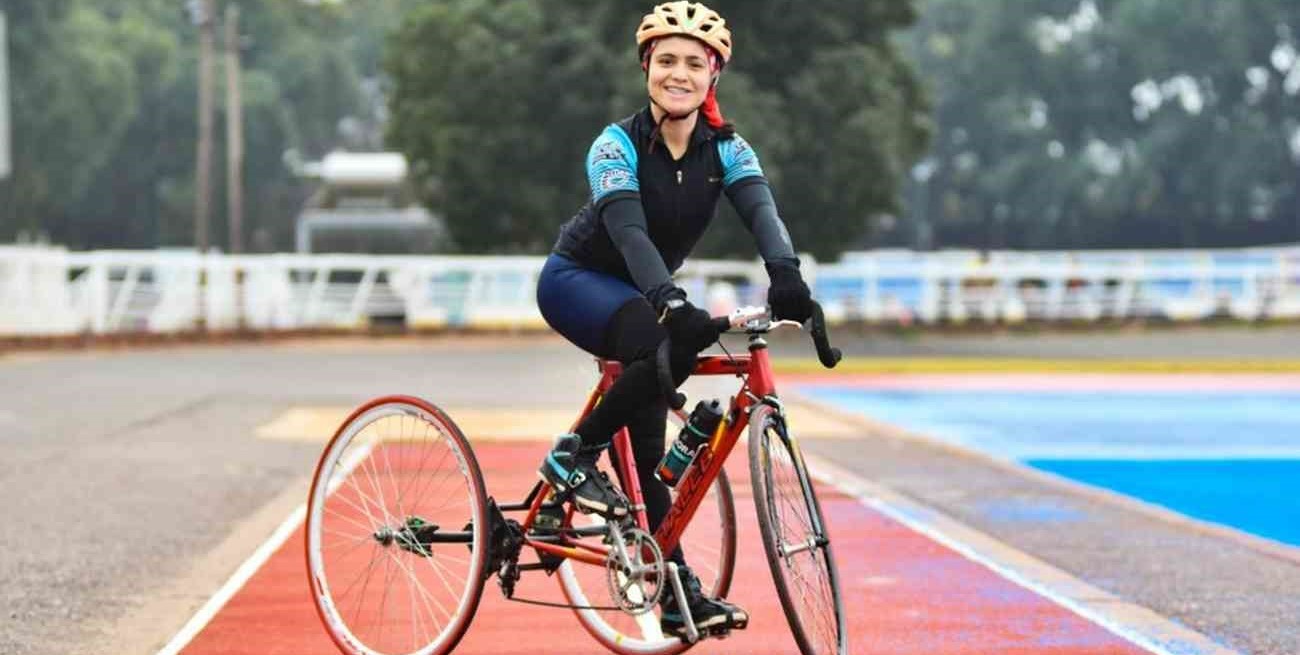 Giovanna Loiudice, la rosarina que padece múltiples discapacidades y se destaca en ciclismo adaptado