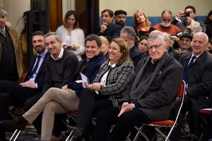 Dirigentes de todos los partidos en el Salón de los Pasos Perdidos en el Congreso. Crédito: Cámara de Diputados