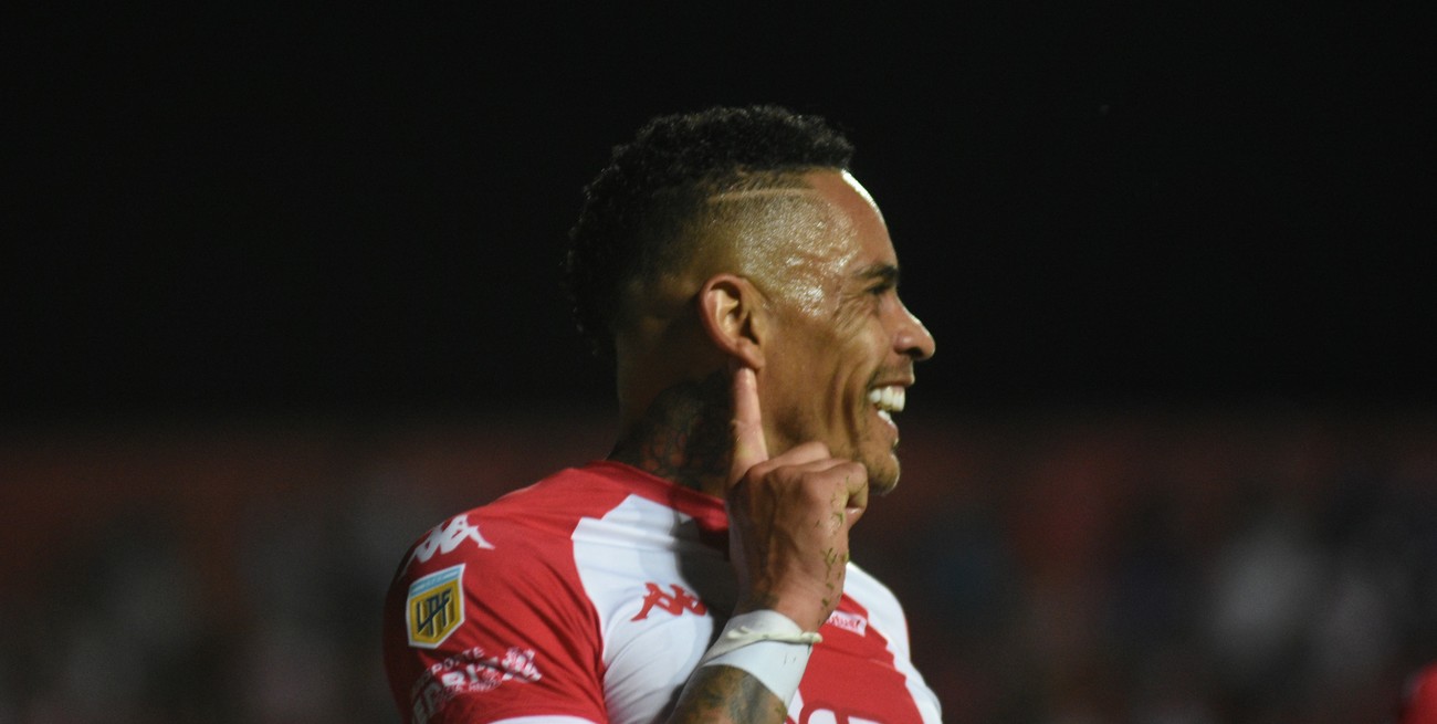 Munúa concentró a Álvez y Unión se ilusiona con que pueda jugar