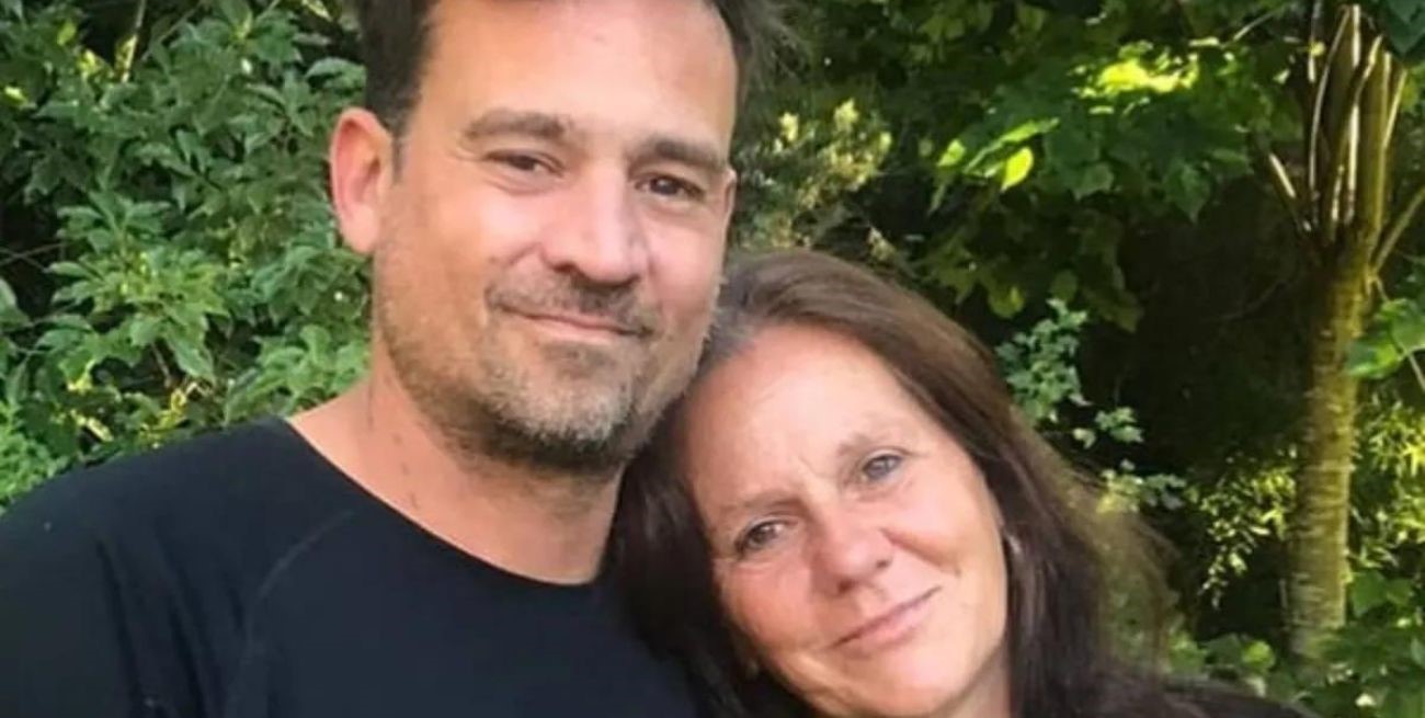 A un mes de su internación, la mamá de Chano Charpentier compartió una foto del cantante 