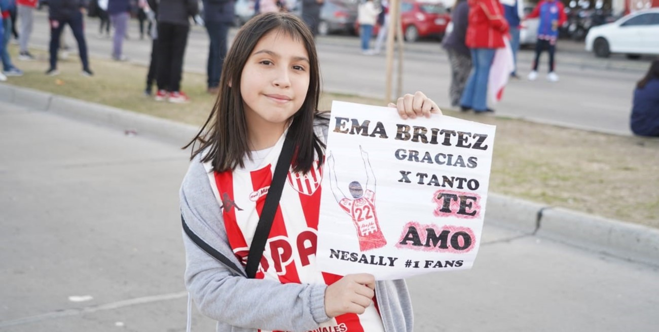Locura por Brítez en Unión: cartel y tatuaje dedicados al jugador emblema