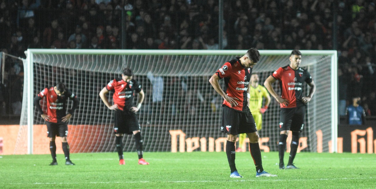 Colón eliminado de la Libertadores: fue un barco que su capitán dejó a la deriva