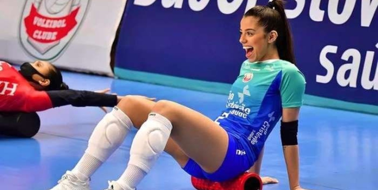 Es jugadora de vóley profesional pero gana 50 veces más en Onlyfans