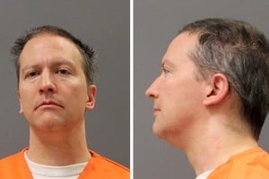 FILE PHOTO: El ex oficial de policía de Minneapolis, Derek Chauvin, se muestra en una combinación de fotos de fichajes policiales después de que un jurado lo declaró culpable de todos los cargos en su juicio por asesinato en segundo grado, asesinato en tercer grado y homicidio involuntario en segundo grado por la muerte de George Floyd en Minneapolis. , Minnesota, EE. UU. 20 de abril de 2021. Foto: Reuters