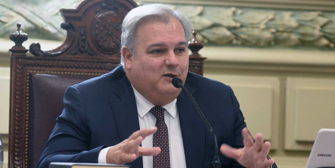 Farías: "Acto de gravedad institucional"