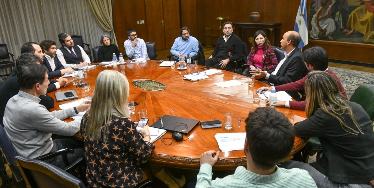 Batakis designó a su equipo económico: los nuevos y los que siguen