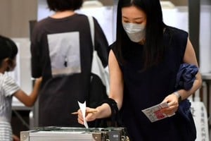 El oficialista Partido Liberal Democrático ganó las elecciones