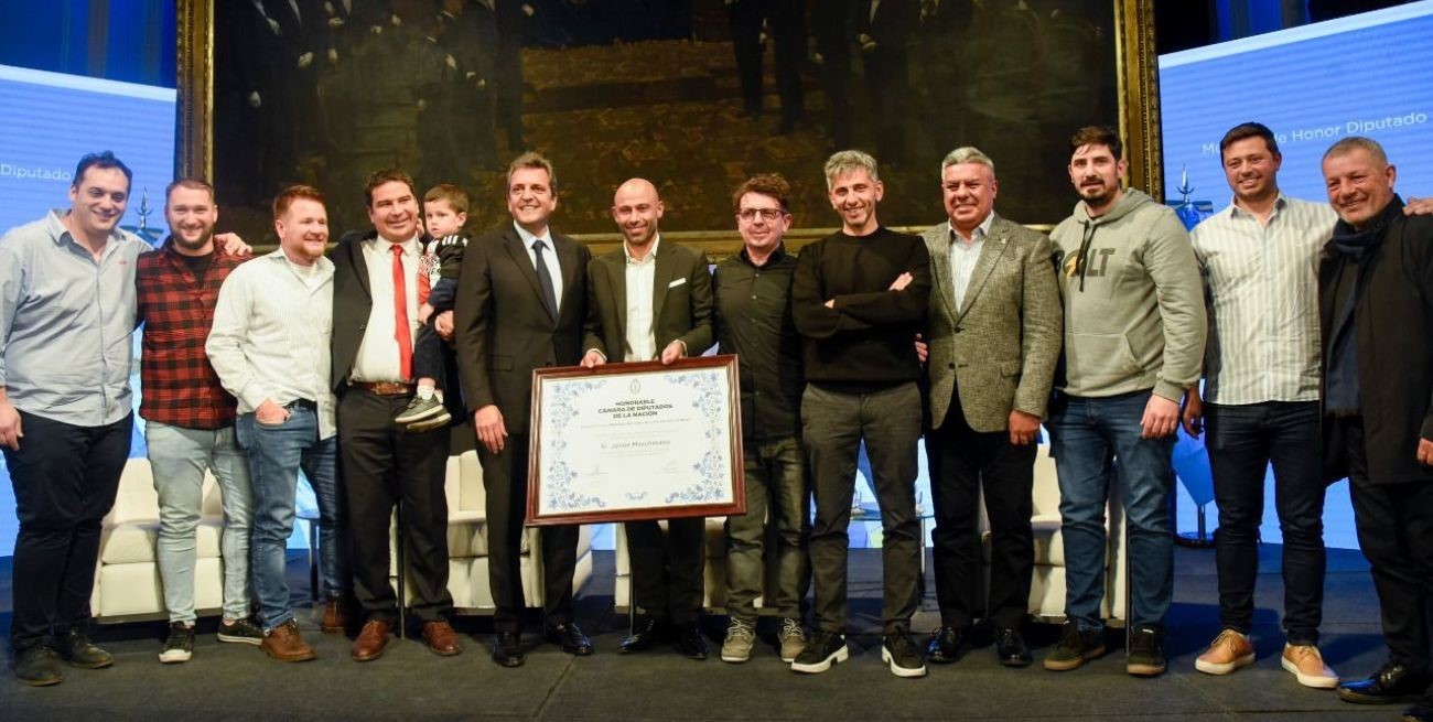 Javier Mascherano fue distinguido con la mención “Juan Bautista Alberdi” en la Cámara de Diputados
