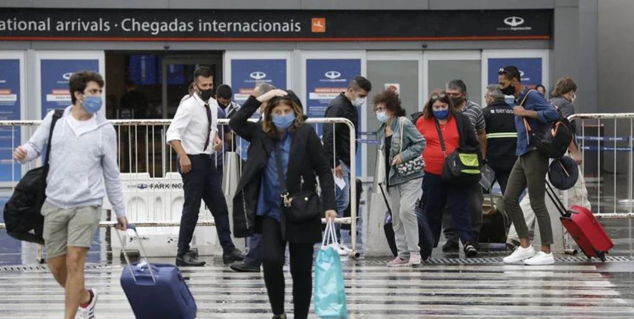 Unas 16 aerolíneas dejaron de operar en la Argentina y Buenos Aires dejó de estar conectada con 18 ciudades