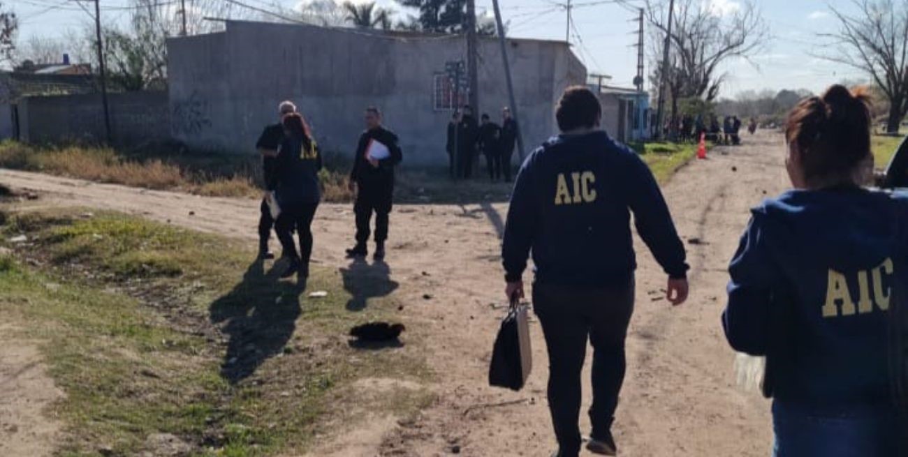 Un joven quedó en grave estado y otros dos heridos tras una balacera en Pompeya