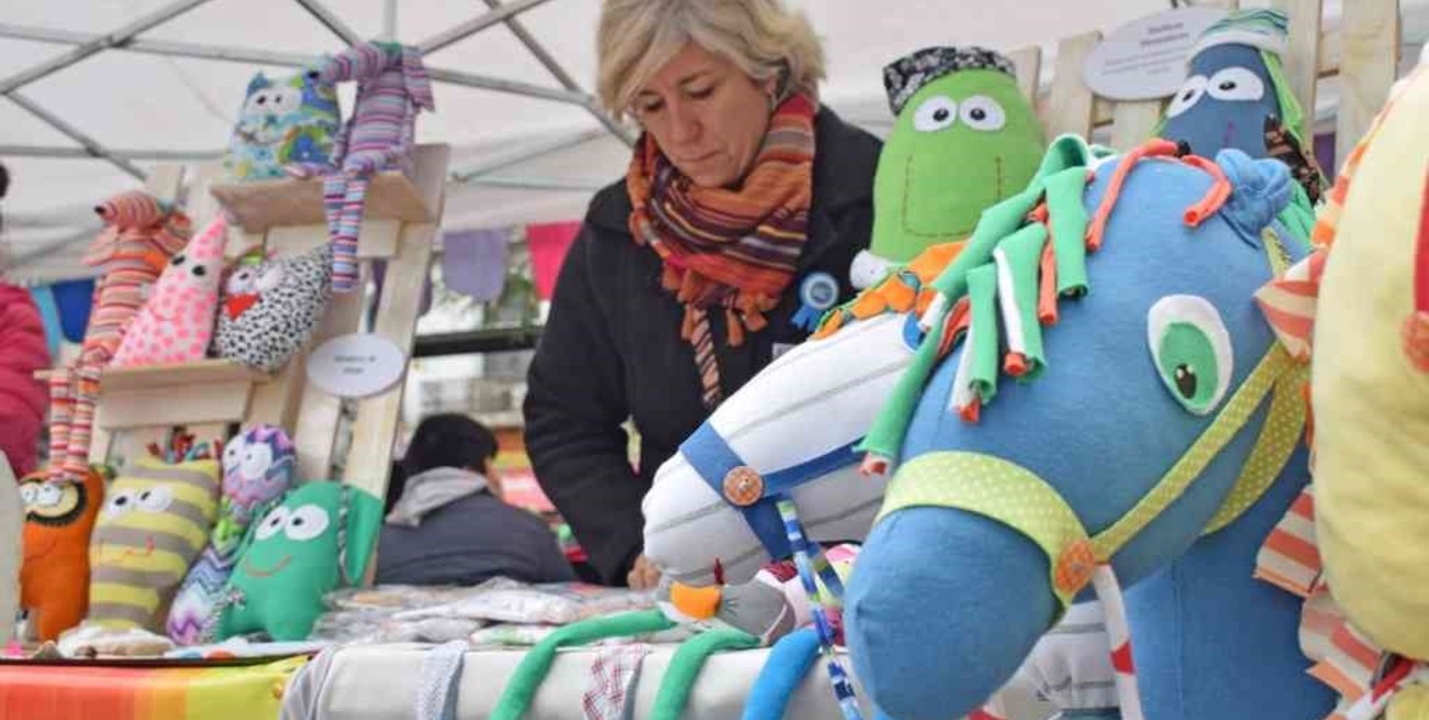 Las Ferias y Mercados Arriba Rosario ofrecen sus productos en el Parque a la Bandera