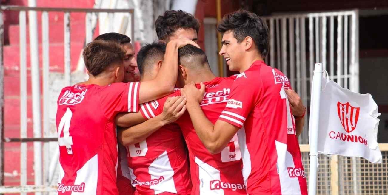 Quién es el juvenil apuntado por Gustavo Munúa para salir de Unión