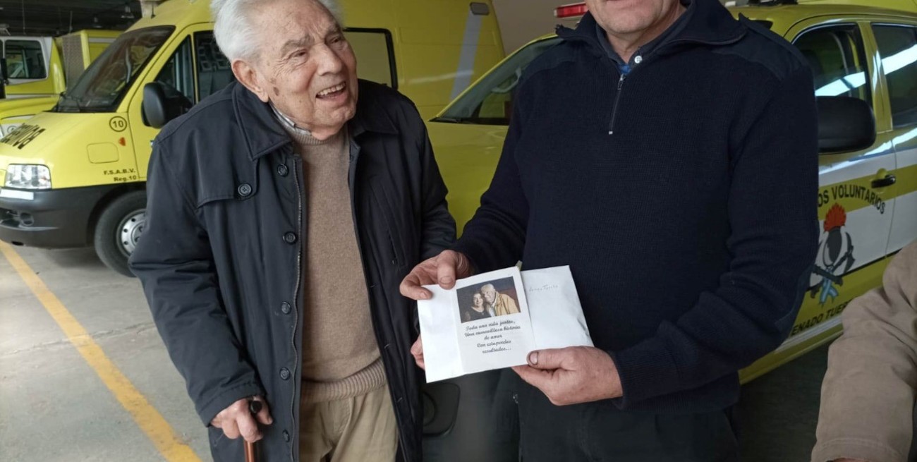 Celebraron su 60º aniversario de casados y pidieron como obsequio dinero para donar a Bomberos de Venado Tuerto