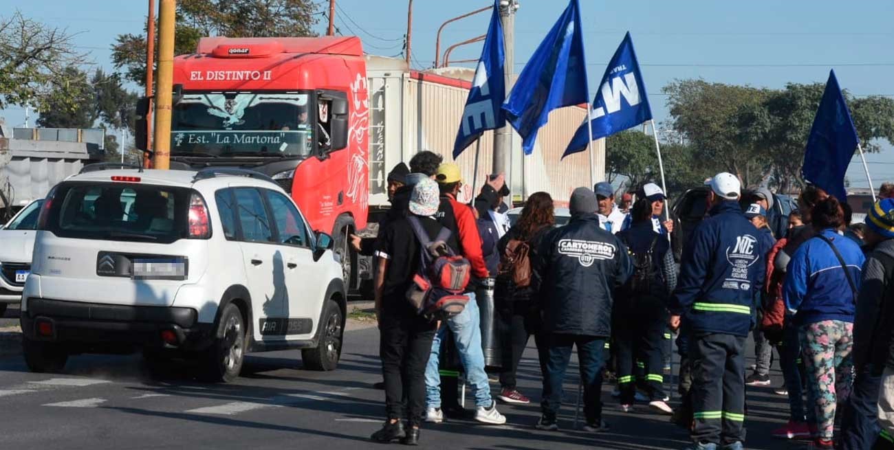 Pese a la inquietud por las protestas, no hubo incidentes en supermercados santafesinos