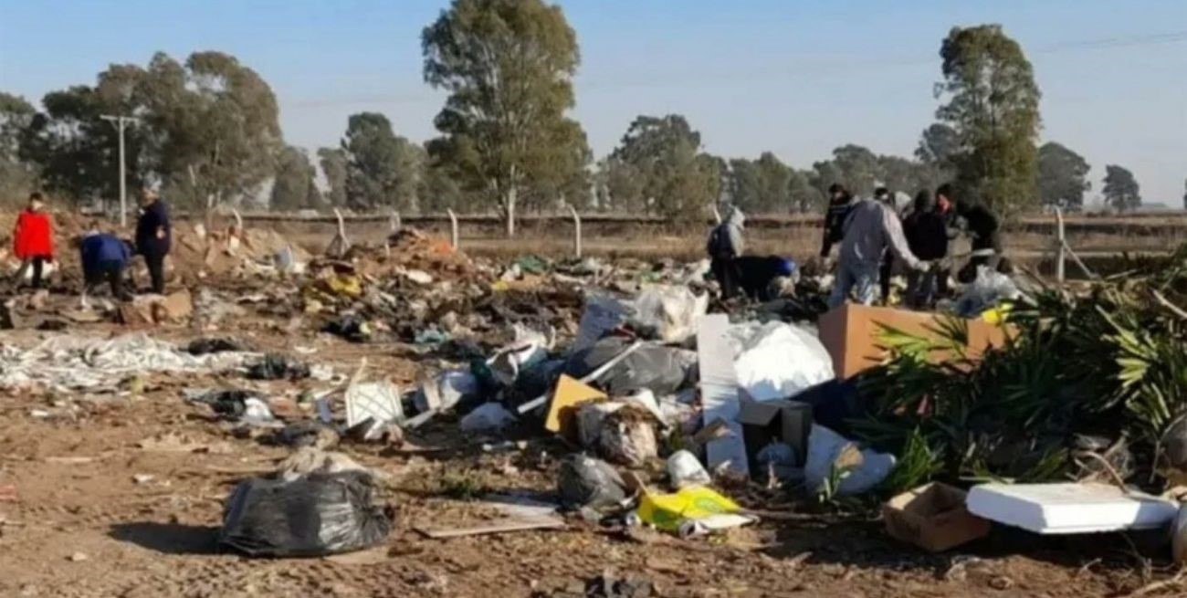 El intendente de Las Parejas colocó seguridad privada en el basural
