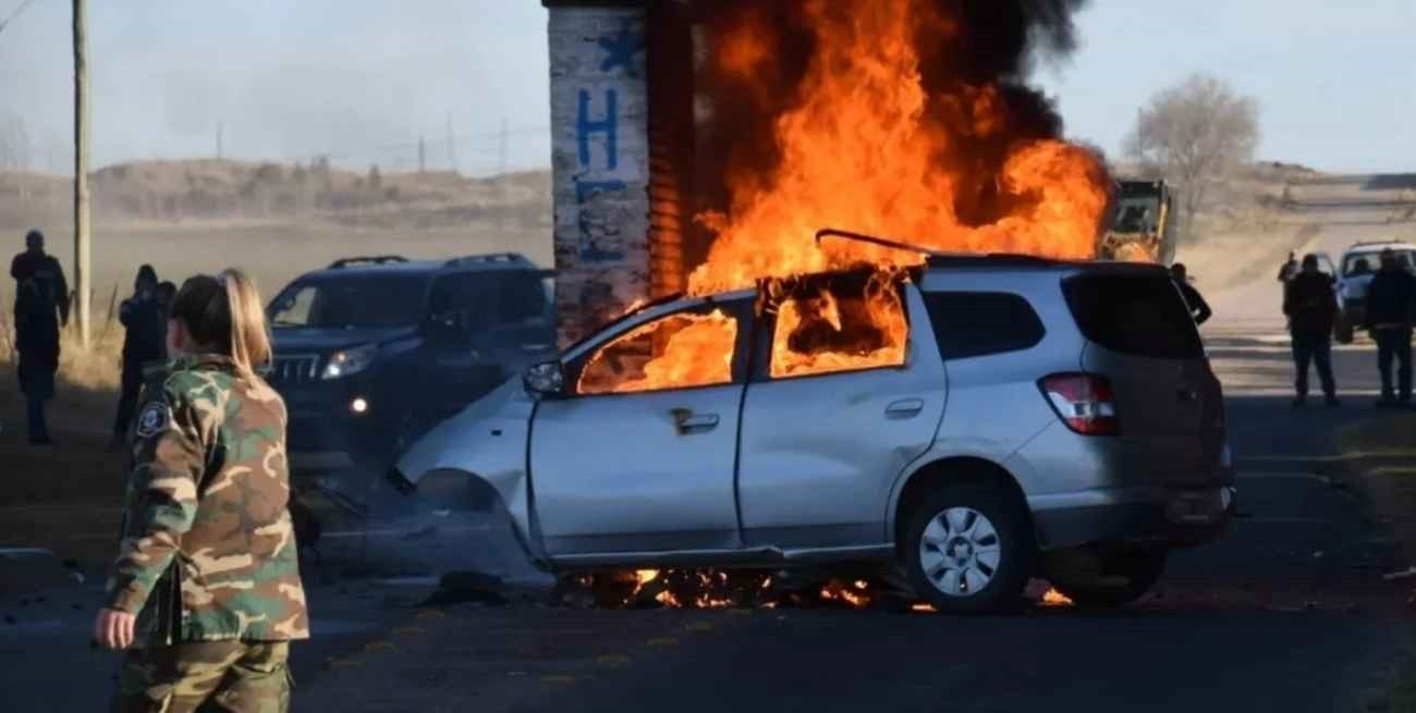 Un hombre y su hija murieron luego de chocar en auto contra una columna: investigan si fue intencional