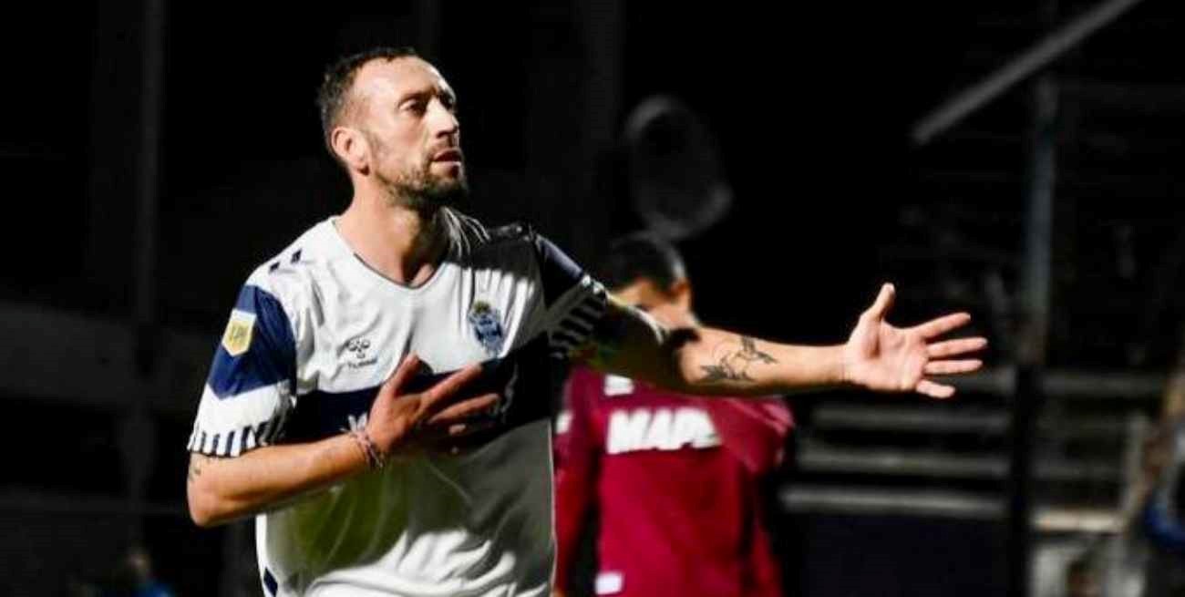 Gimnasia superó a Lanús y le sigue el paso a los de arriba en la tabla de posiciones