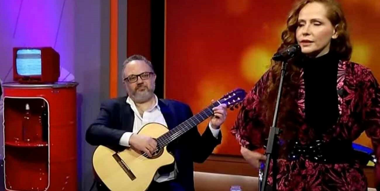Matías Kulfas reapareció tocando la guitarra en la televisión por primera vez tras su renuncia al Gobierno