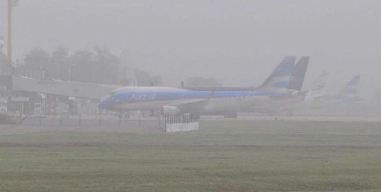 Por la intensa niebla el aeropuerto de Córdoba permanece sin operaciones
