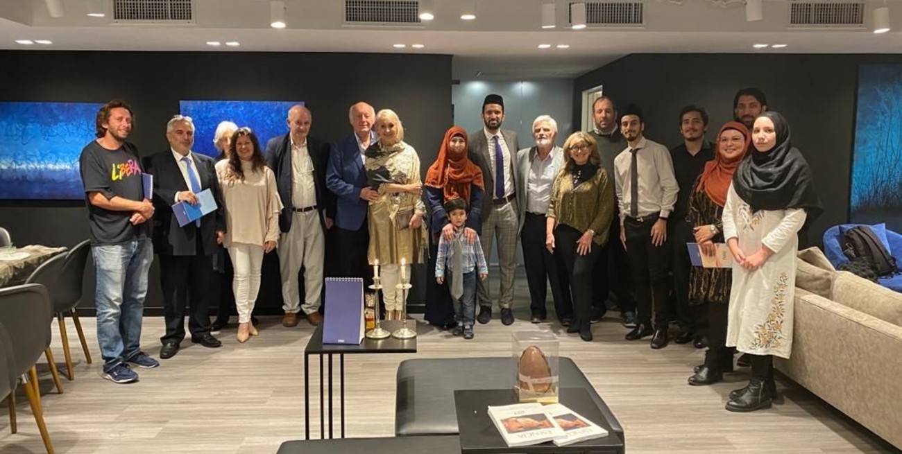 Guerra Rusia – Ucrania: plegaria interreligiosa por la paz en el auditorio de la AMIA