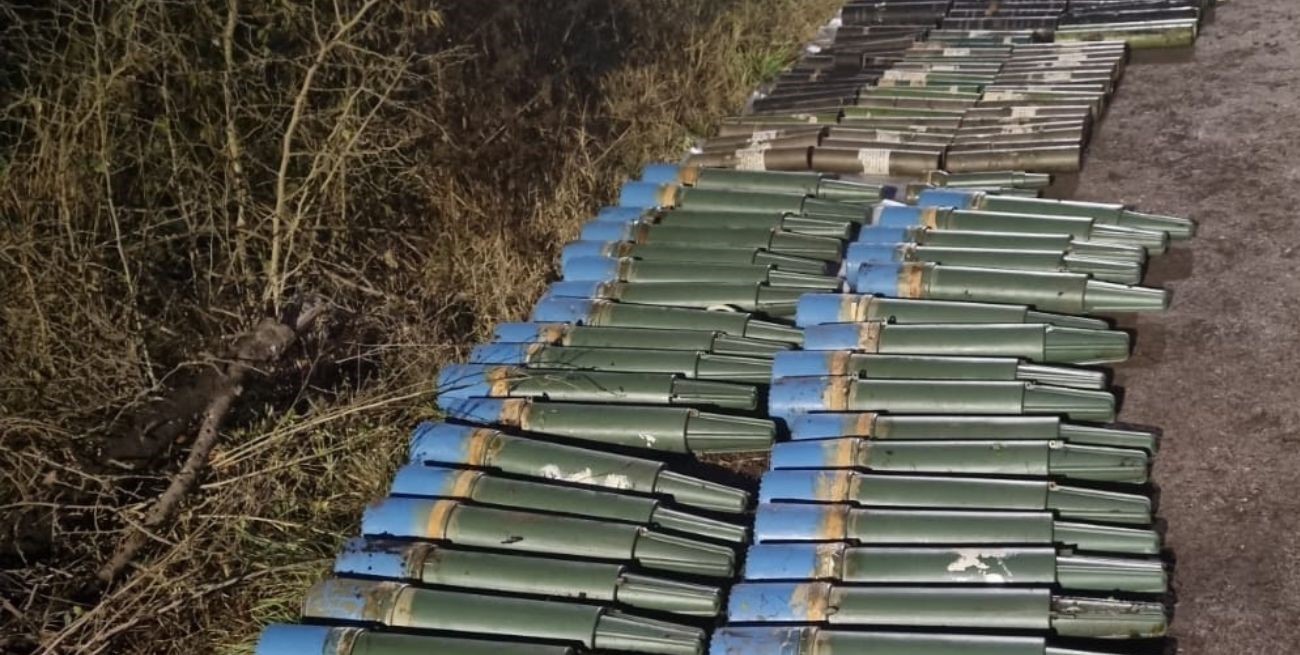 Aparecieron casi 100 granadas y cohetes en la vía pública