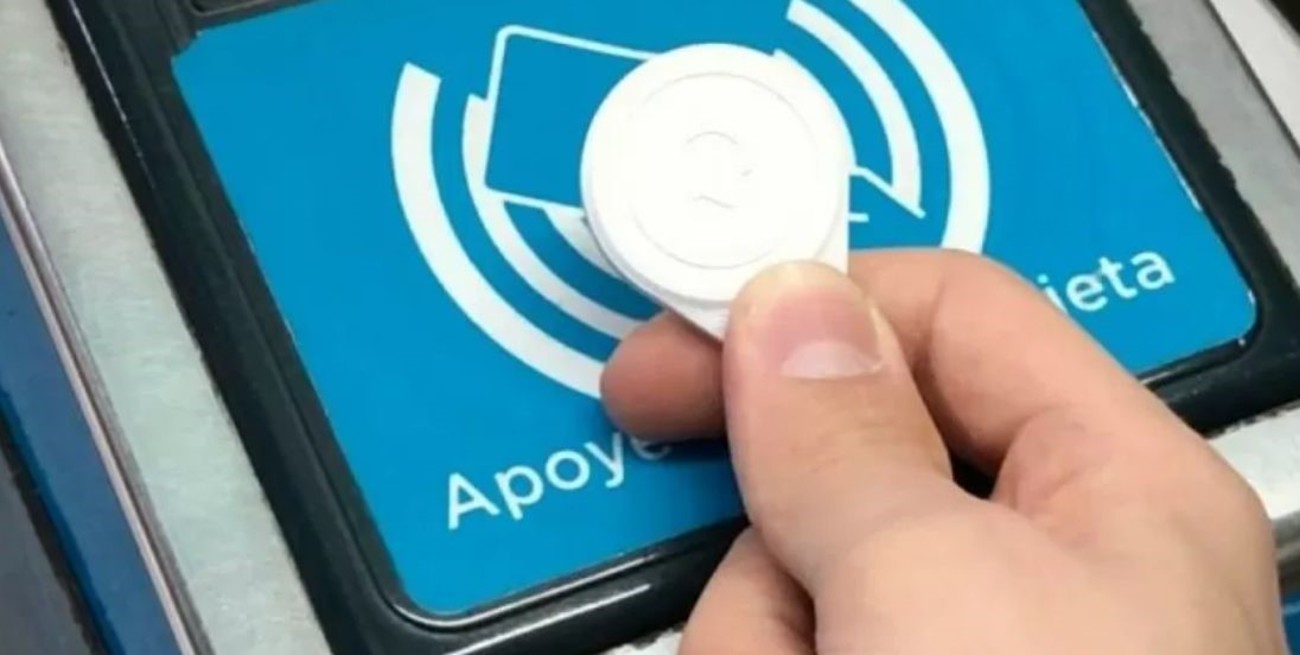 Dos argentinos idearon una solución para no perder la tarjeta SUBE: la convirtieron en llavero