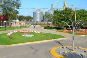 Según la acusación, los hechos ocurrieron durante más de una década, en un contexto de abuso de poder, confianza y convivencia familiar.