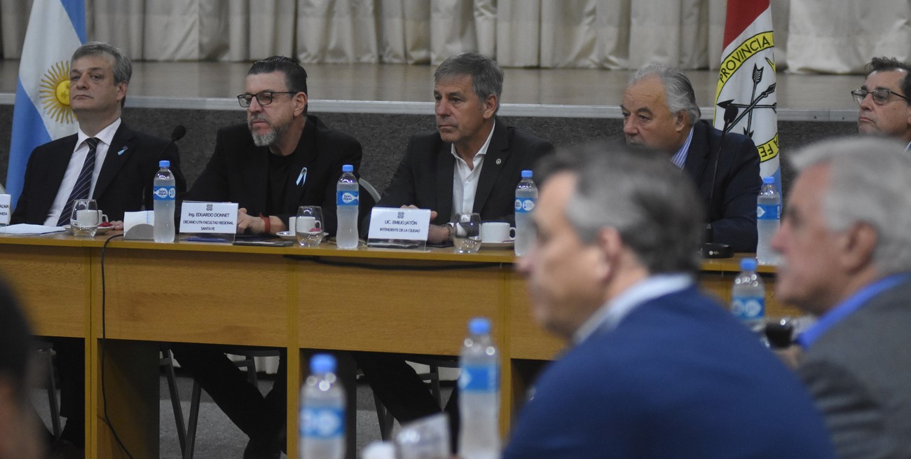 Se reunió la Mesa de Diálogo Santafesino para fortalecer la comunicación y superar la conflictividad social