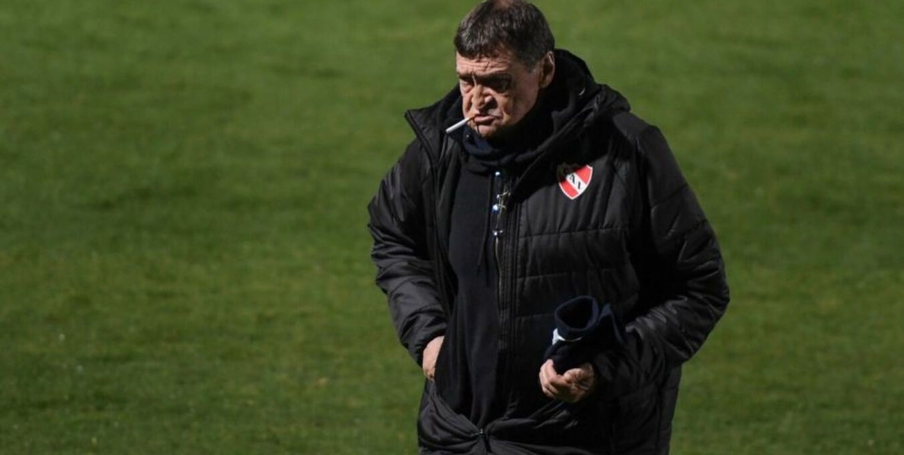 Falcioni vuelve al Rojo pero no dirige el lunes contra Colón