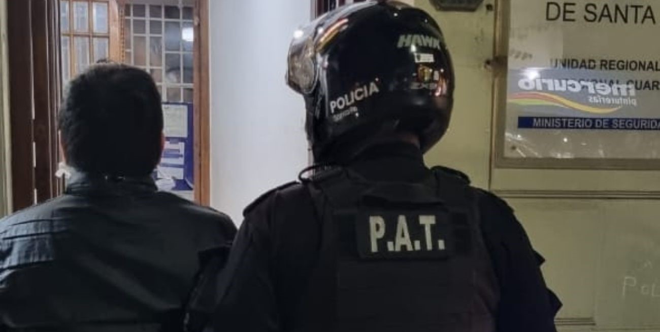 Fue detenido después de golpear a un empleado de seguridad de una clínica en Santa Fe