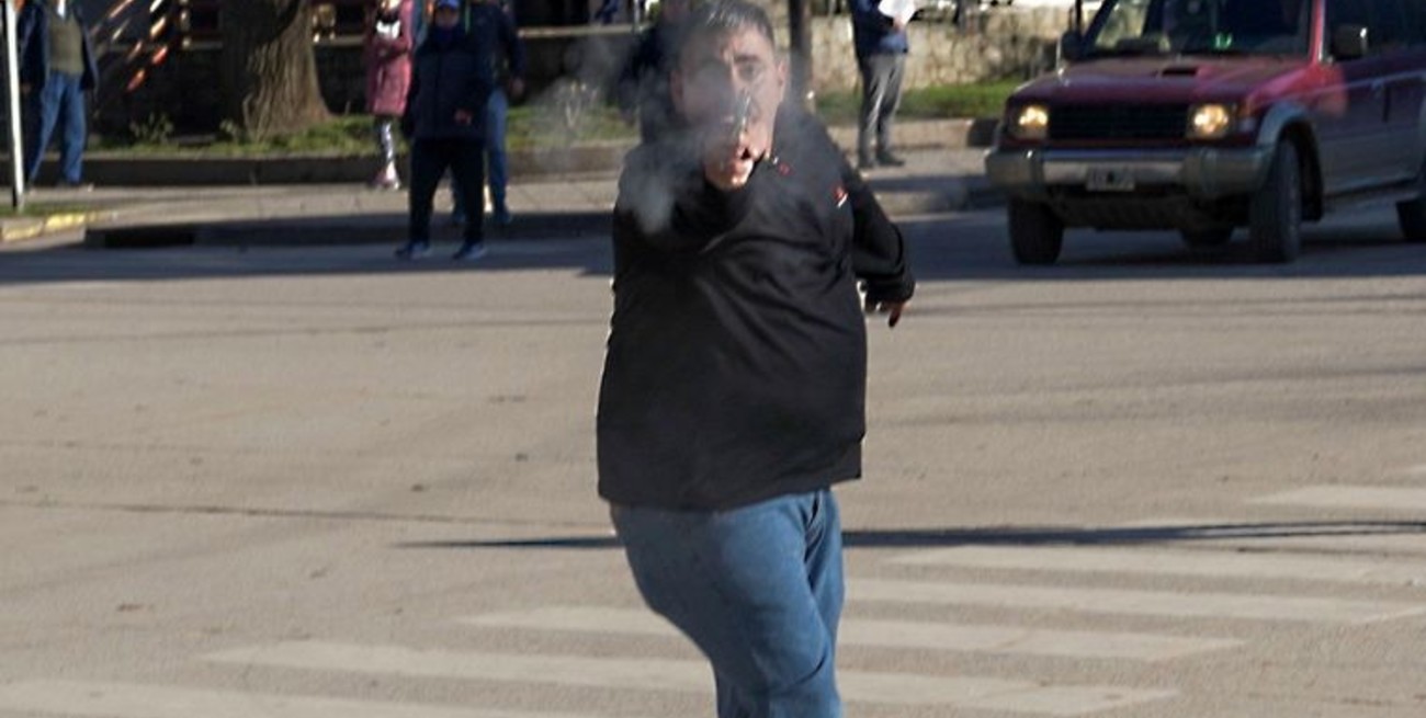 Se entregó el autor de los disparos durante una protesta en San Martín de los Andes