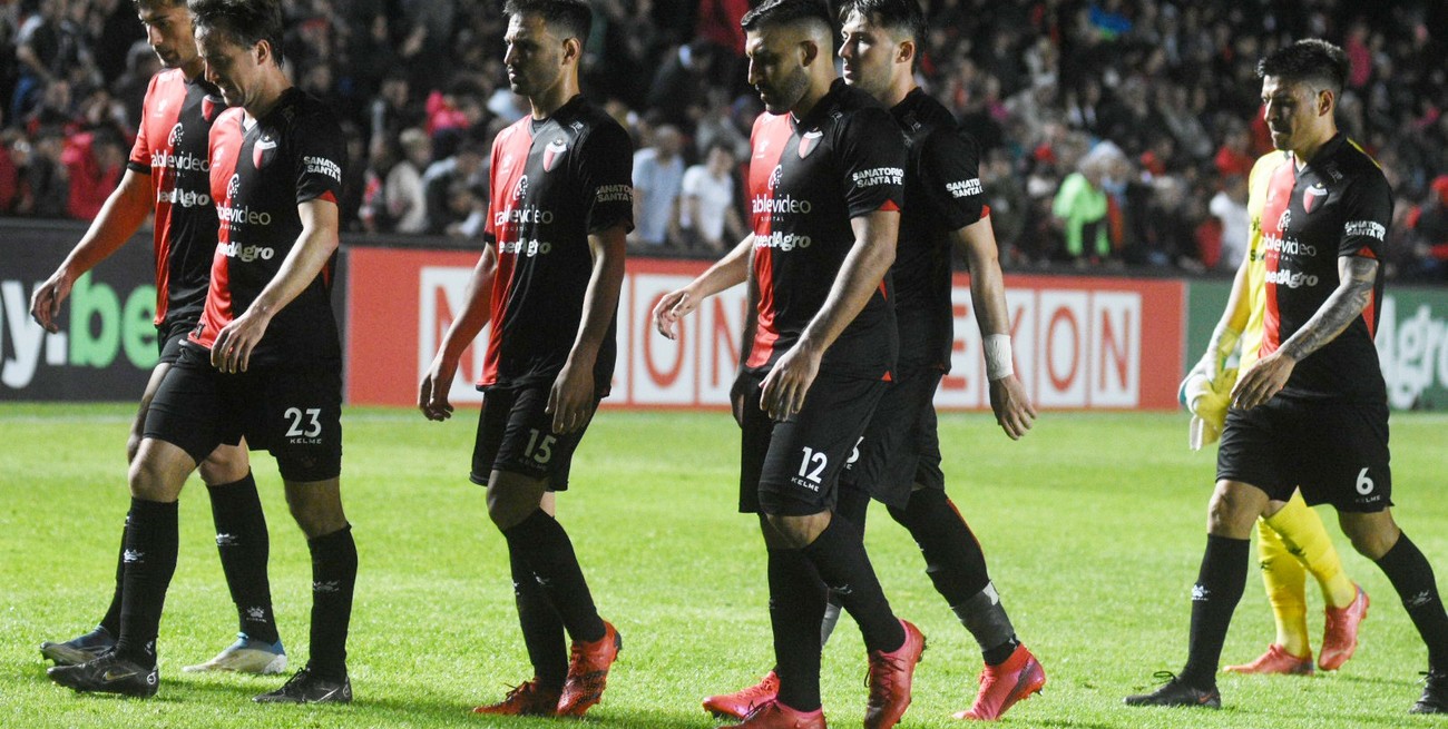 Colón fue goleado por Independiente en Santa Fe