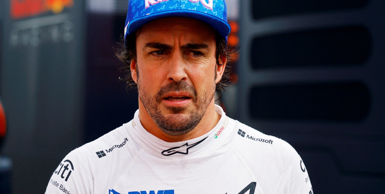 Fernando Alonso firma con Aston Martin para la temporada 2023 de la Fórmula 1