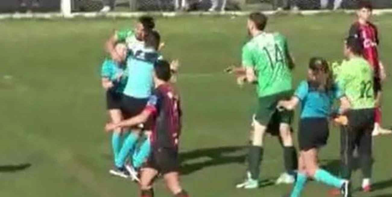 AFA emitió un comunicado repudiando el violento ataque a la árbitra de Tres Arroyos