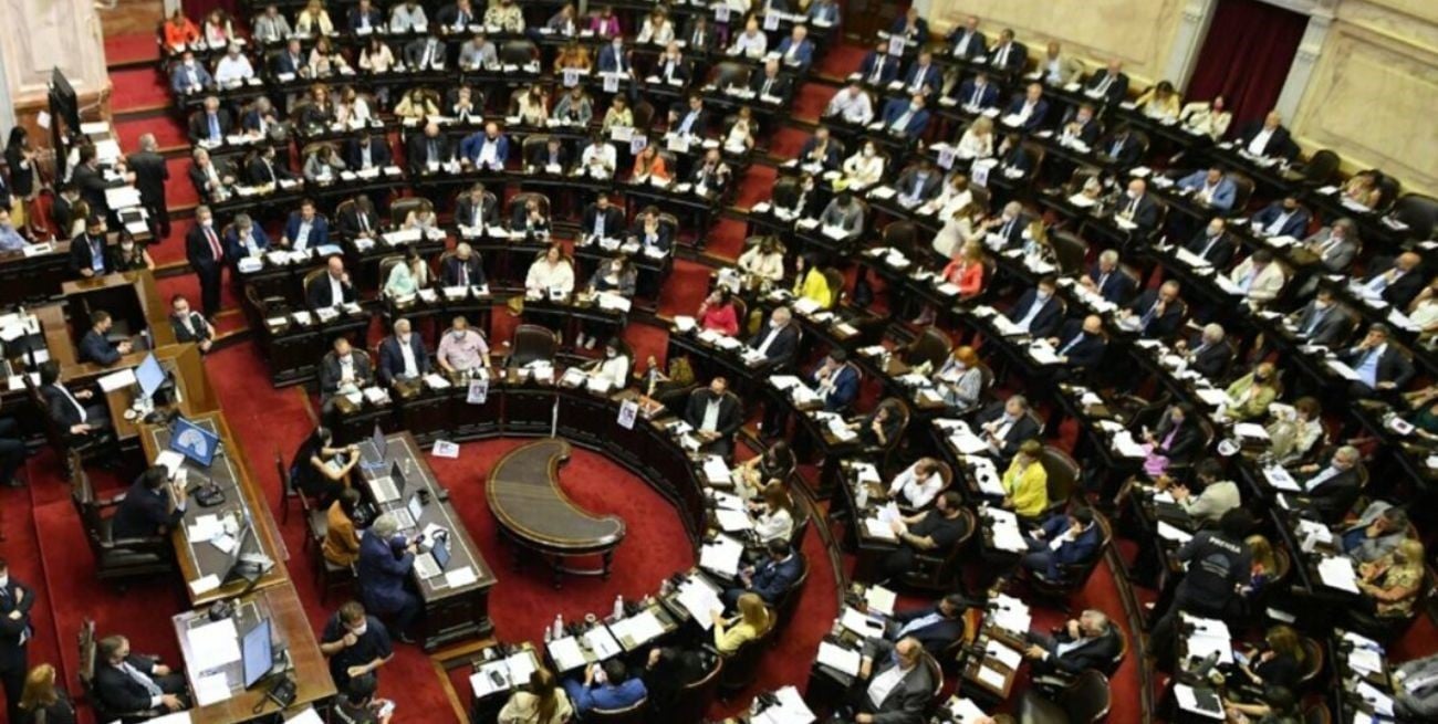 Diputados sesiona para aceptar la renuncia de Massa