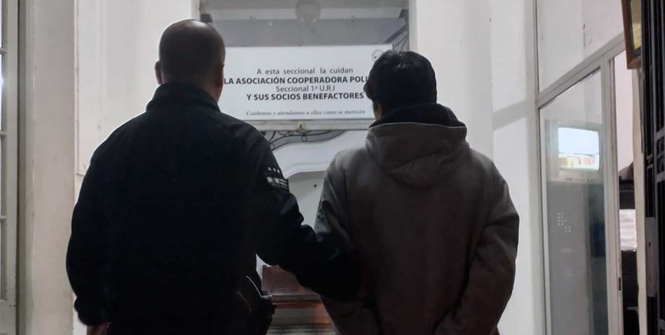 Robaron un kiosco dos veces en la misma noche: detuvieron a uno de los dos ladrones