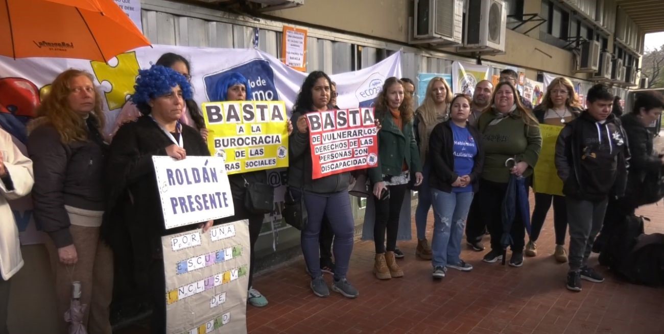 "No nos dejen afuera": Familias reclaman por una educación inclusiva de calidad