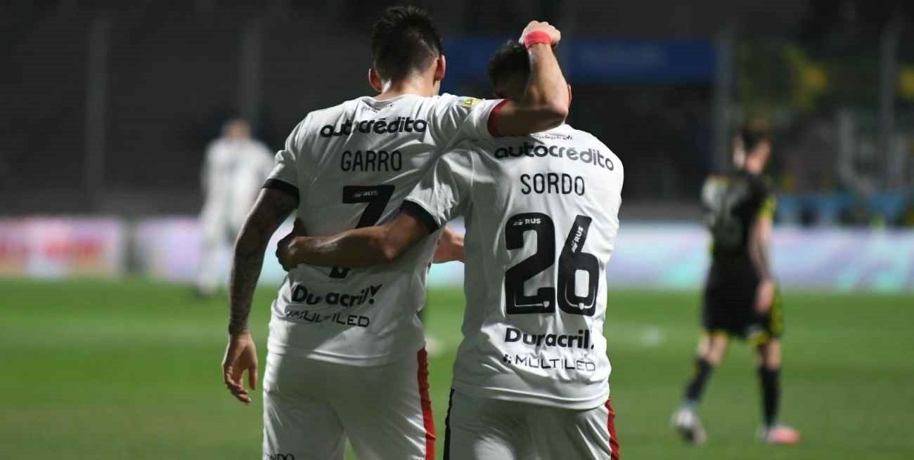 Newells clasificó a los octavos de final de la Copa Argentina tras vencer a Aldosivi por 4 a 2