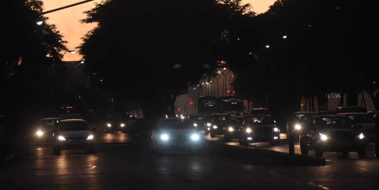 Por qué se provocó el apagón de los semáforos en Alem y Belgrano