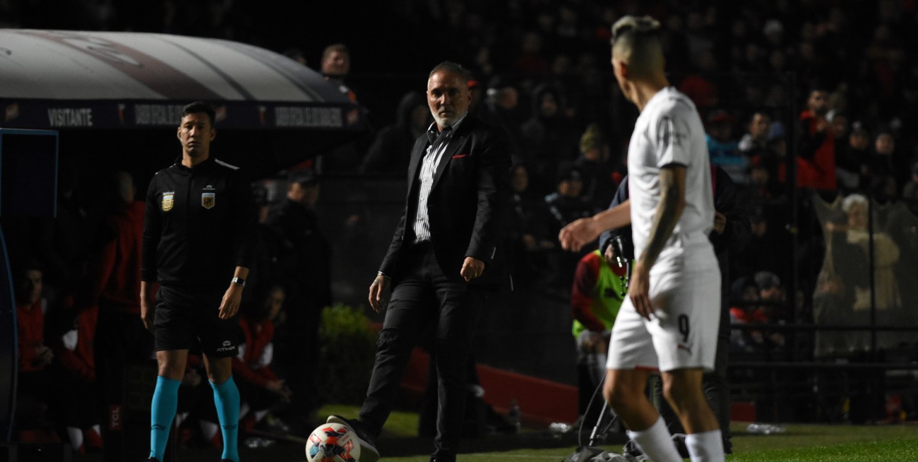 Colón pisará el Parque más preparado para correr que para jugar