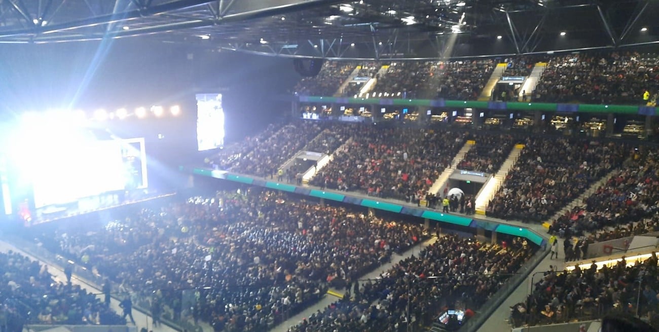 Ricardo Arjona dio un show en el Movistar Arena presentando su disco doble “Blanco y Negro”