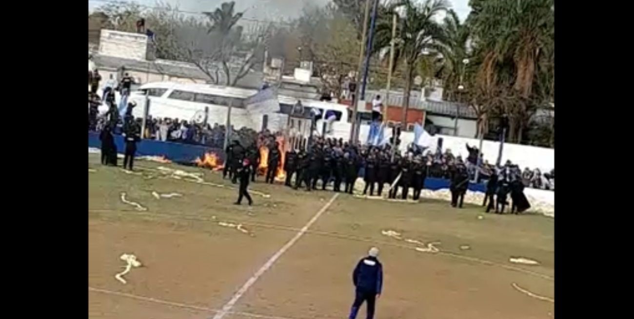 Video: hinchas de Atlético de Rafaela provocaron serios incidentes