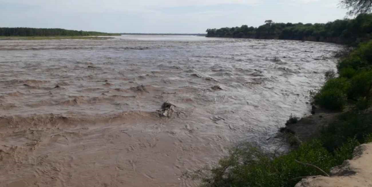 El gobierno de Salta recomendó no consumir agua ni bañarse en el río Pilcomayo por derrumbe minero en Bolivia