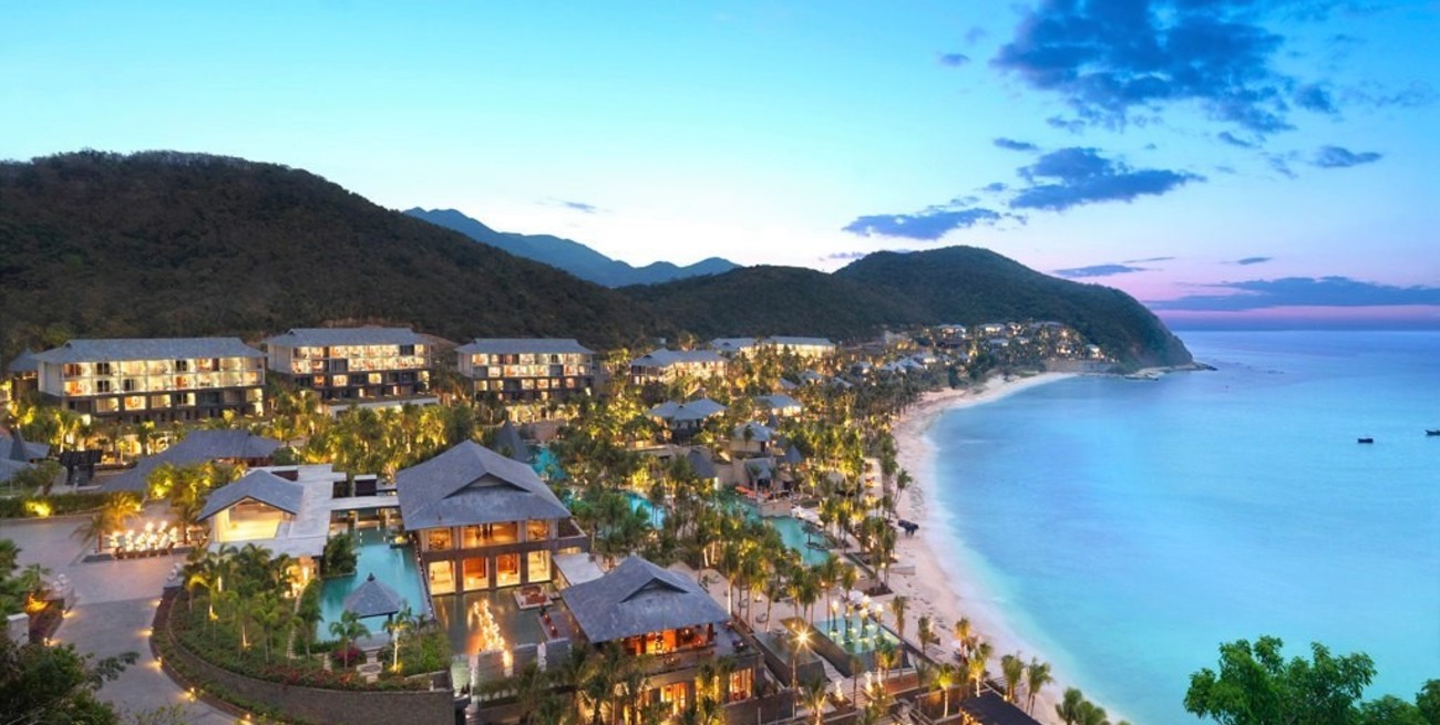 Por un nuevo brote de Covid, hay más de 80.000 turistas confinados en un centro turístico en China 