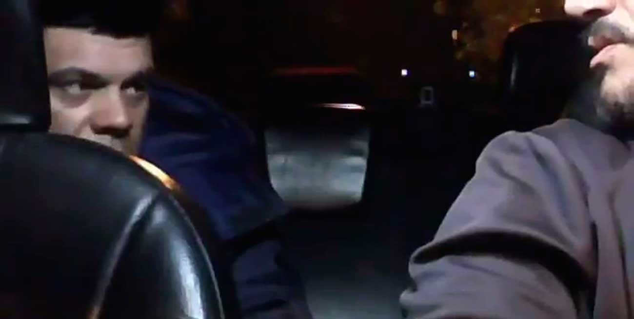 Video: taxista grabó cuando un pasajero le robó en Rosario